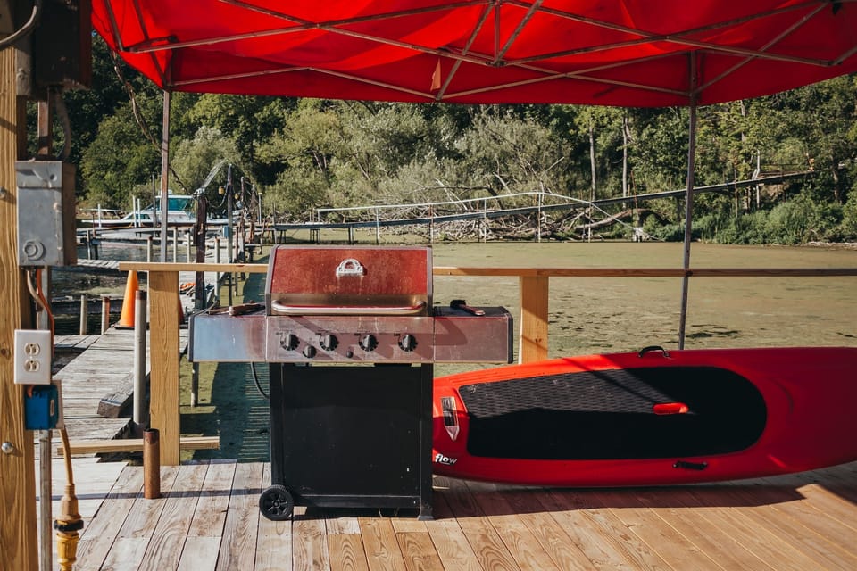 Grill at the docks for use
