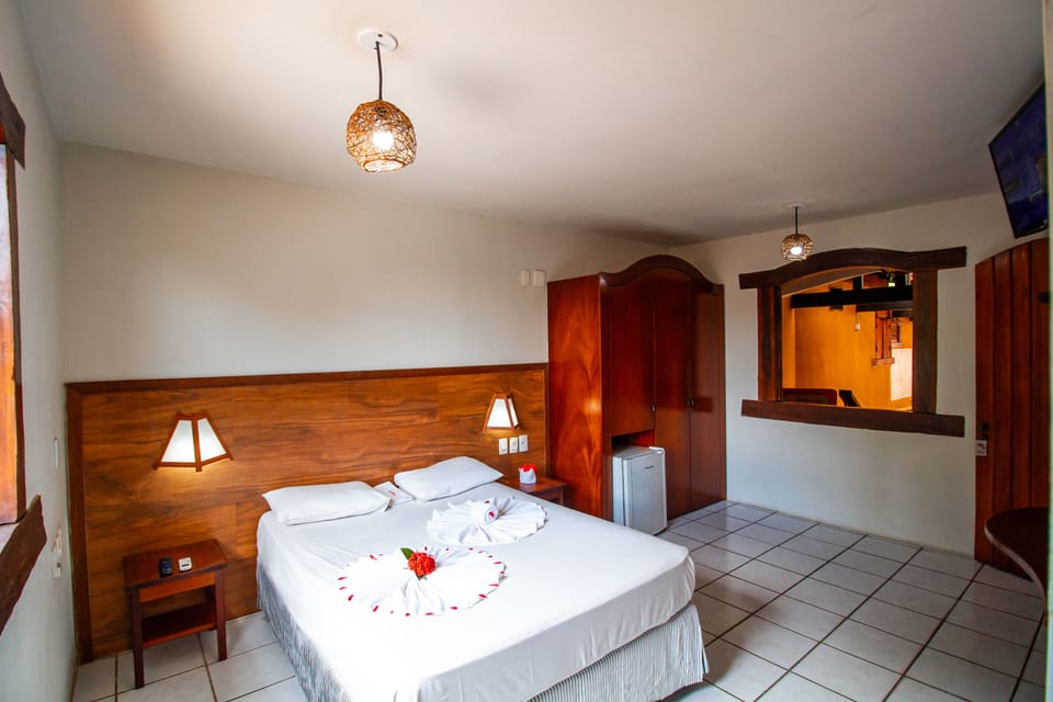 Minibar, desk, free WiFi, bed sheets