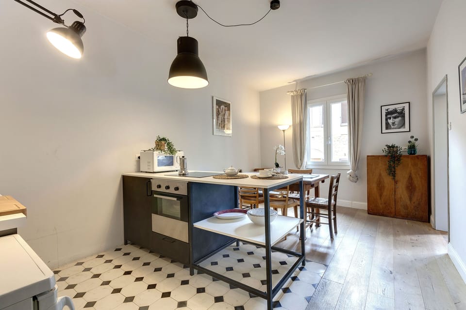 Apartment, 2 Bedrooms | Private kitchen | Fridge, microwave, oven, stovetop