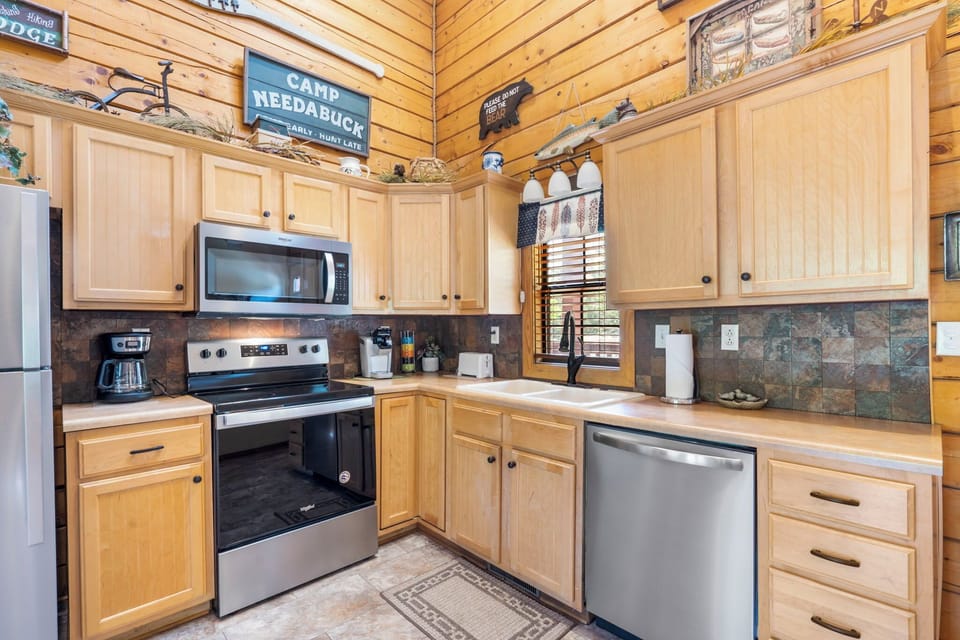 Plenty of Cabinet and Counter Space