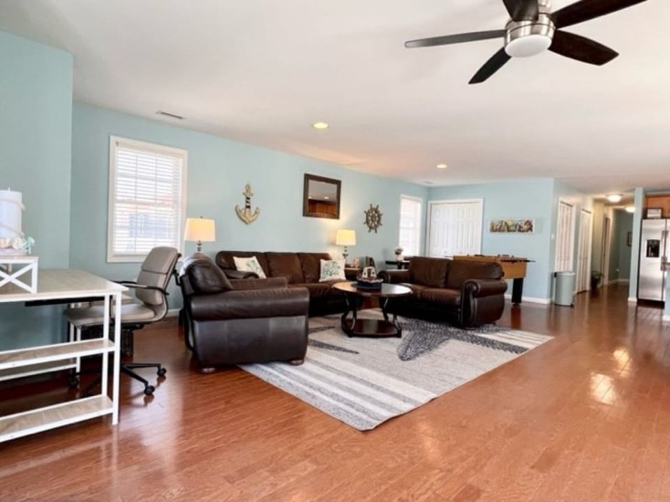 Living Room Area with Desk Space
