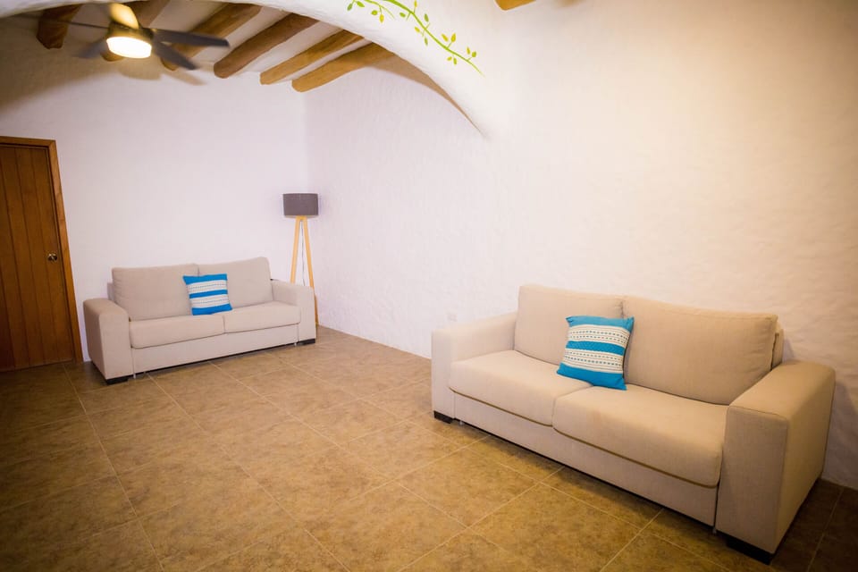 Family Room | WiFi (free), bed sheets