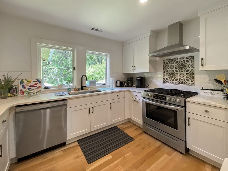 Kitchen, Main Level