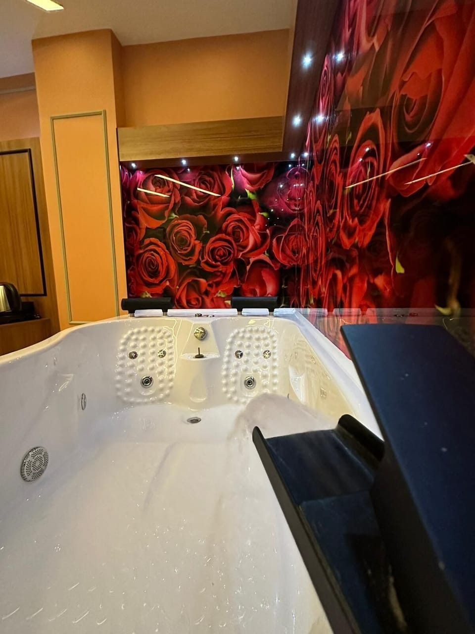 Romantic Double Room | Minibar, desk, soundproofing, free WiFi