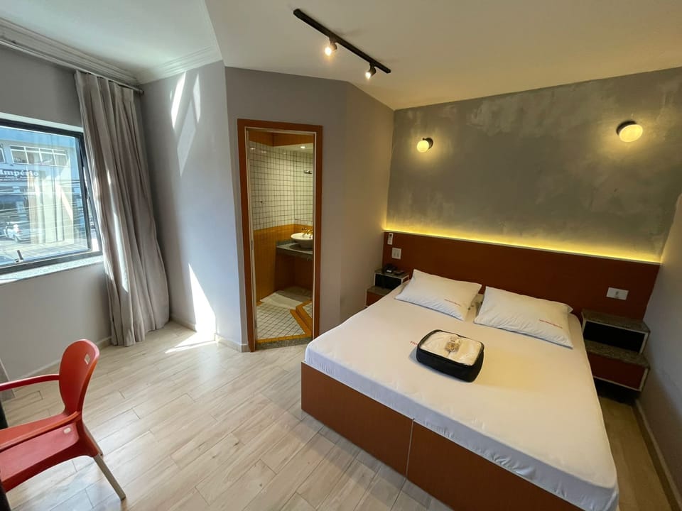 Quarto Casal Plus | Iron/ironing board, free WiFi, bed sheets
