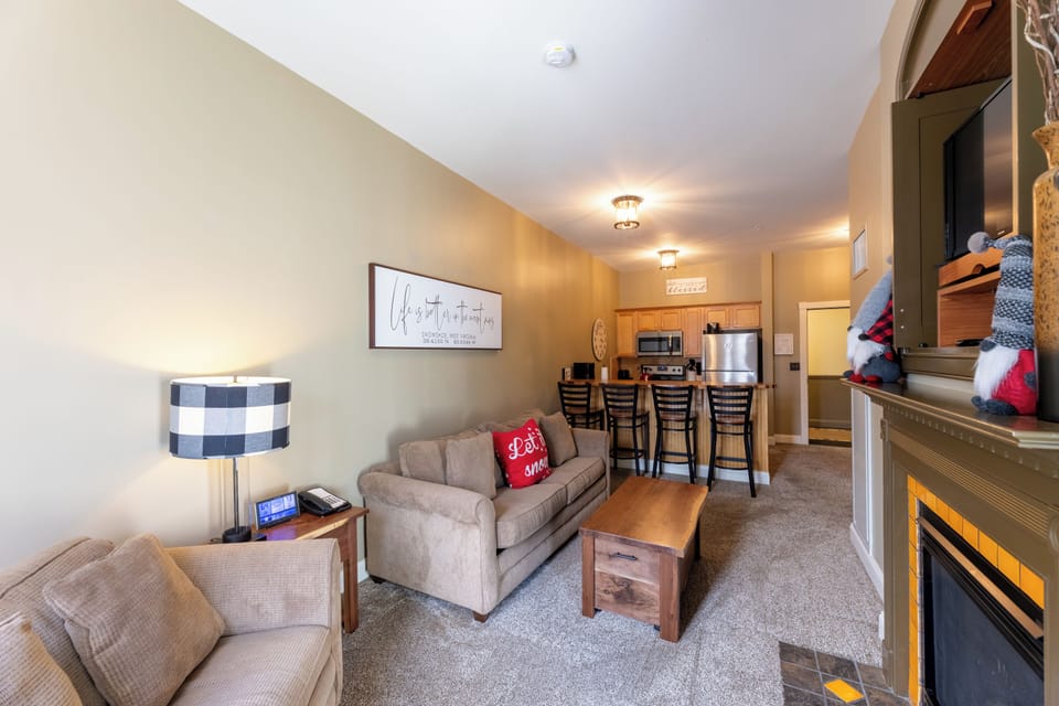 Classic Condo | Iron/ironing board, WiFi (free), individually decorated