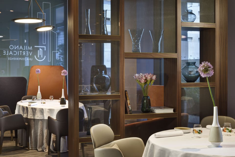 2 restaurants; breakfast, lunch, and dinner served
