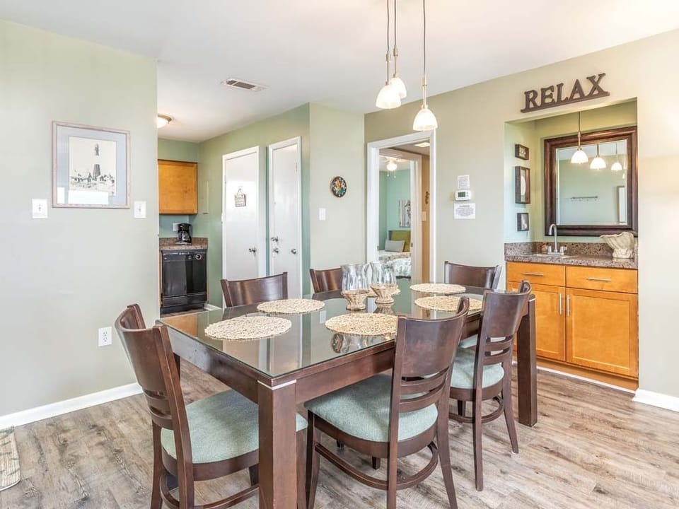 Open Living and Dining Area w/ Wet Bar