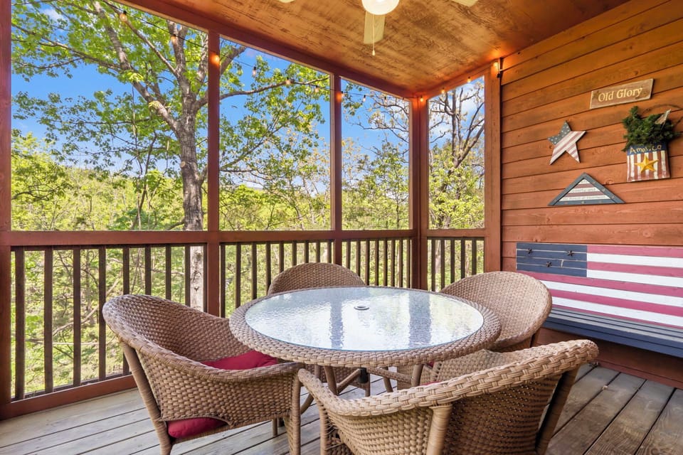 Private Screened-In Porch