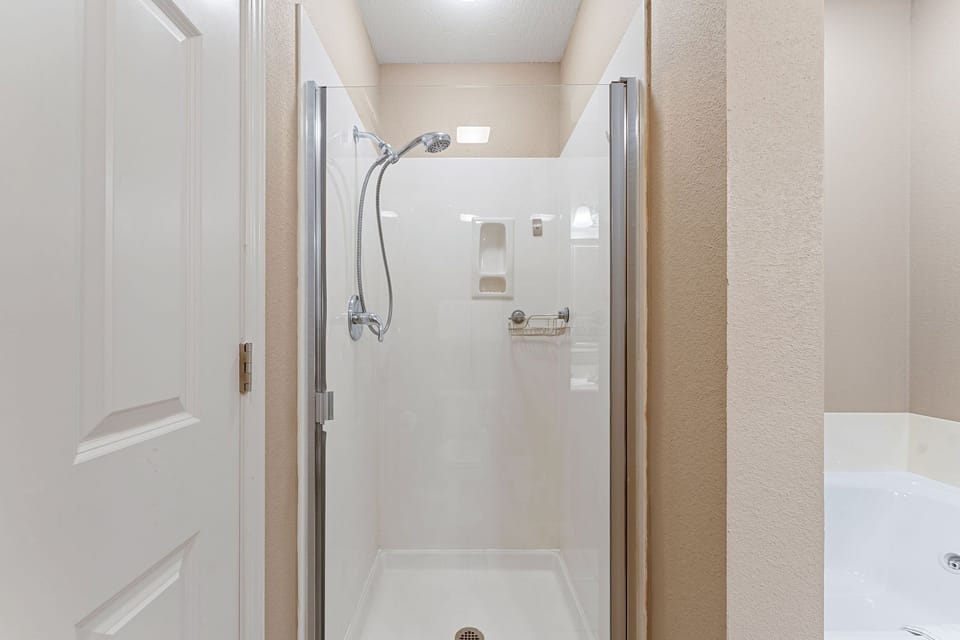 Bathroom One- Double Vanity, Jetted Tub, Separate Shower