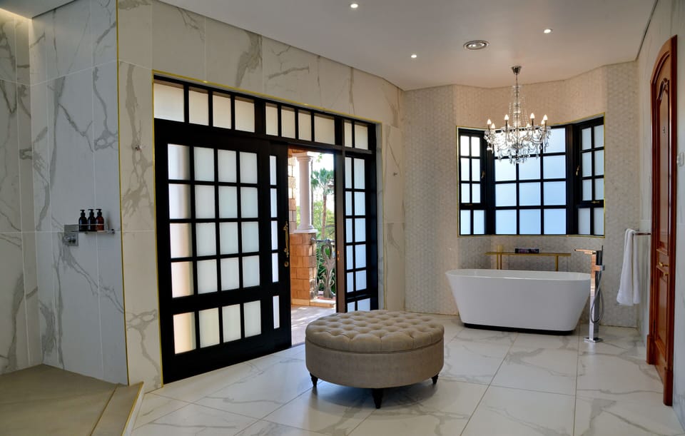 Honeymoon Suite | Bathroom | Free toiletries, hair dryer, bathrobes, slippers