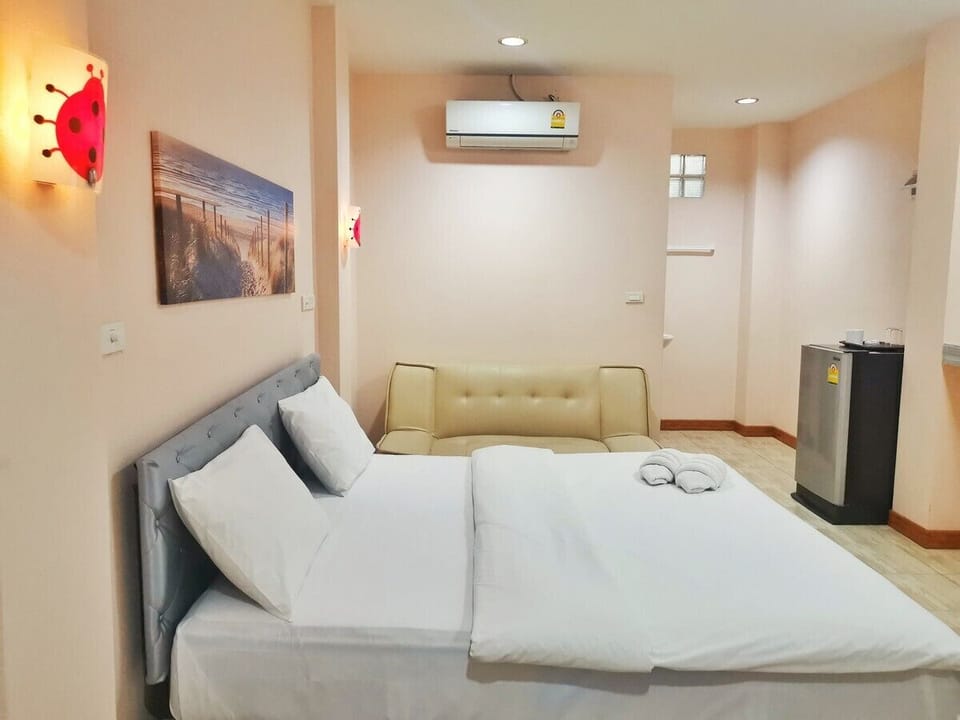 Standard King Room | Free WiFi, bed sheets