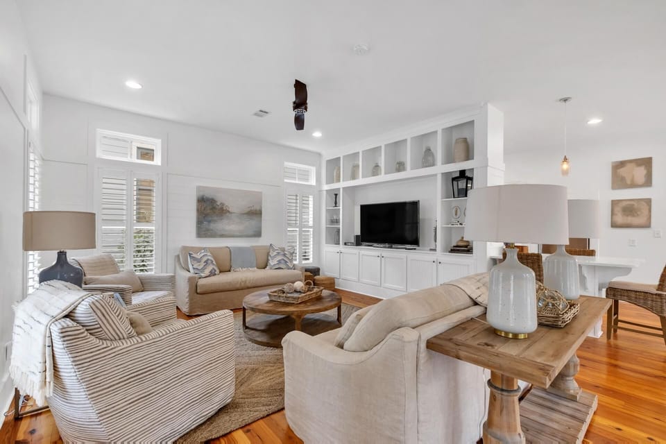 First Floor: Living Area