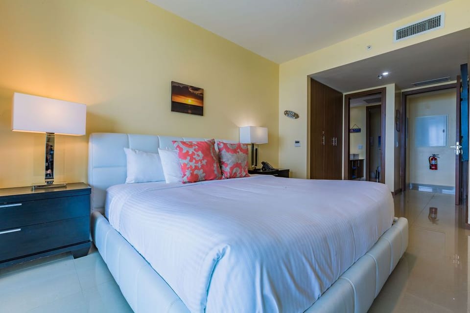 Master bedroom w/ balcony access