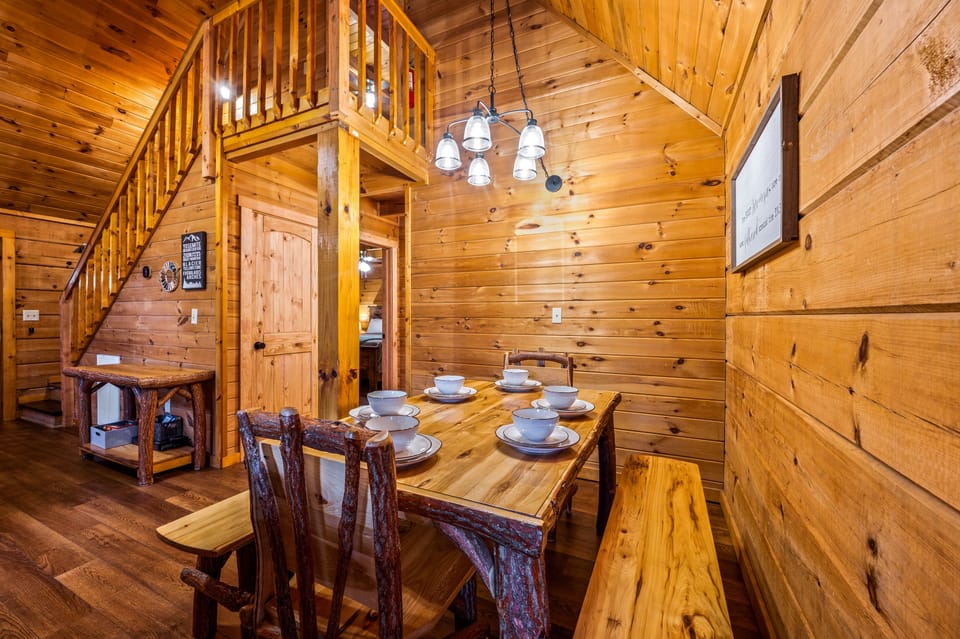 Relax at the dining table and play your favorite games after a long day of exploring.