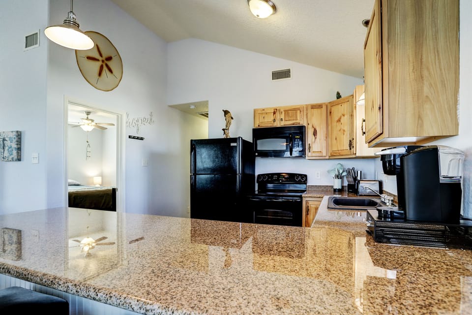 Open living area with smart TV, high-speed Wi-Fi and comfy seating
