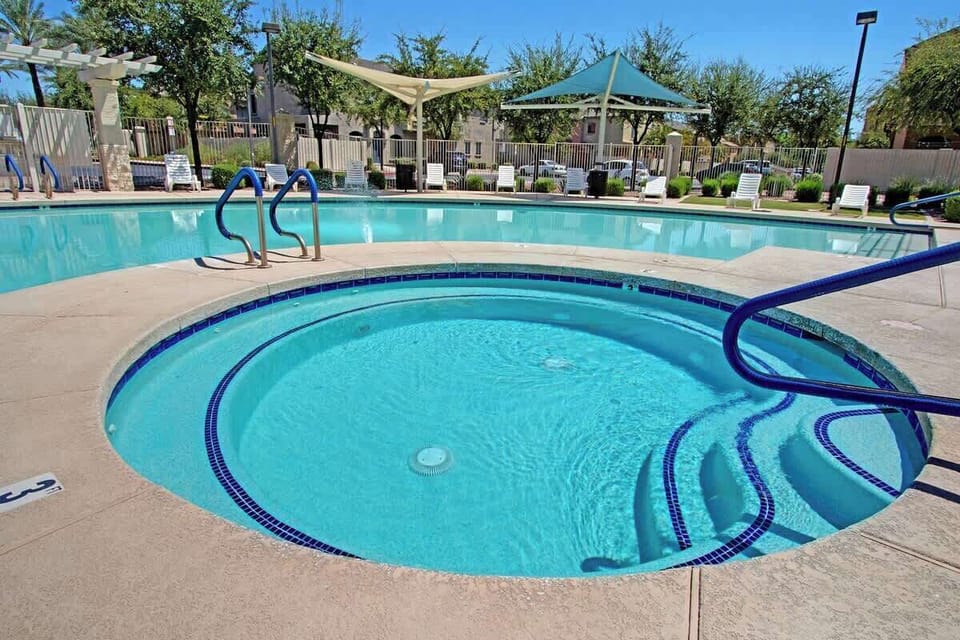 There is also a jacuzzi.
