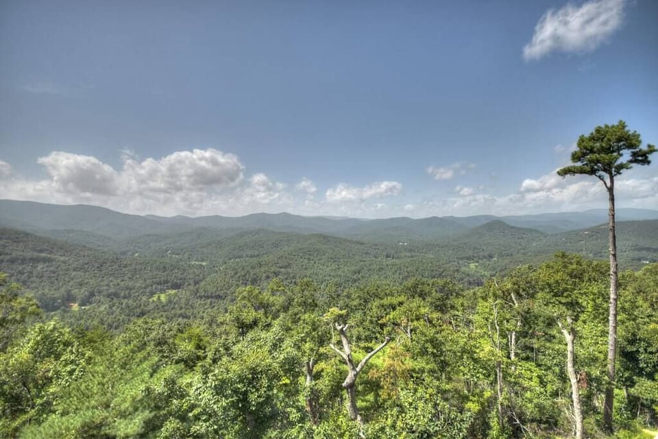 Beautiful view of the Blue Ridge Mountains from Sunset Ridge Cabin