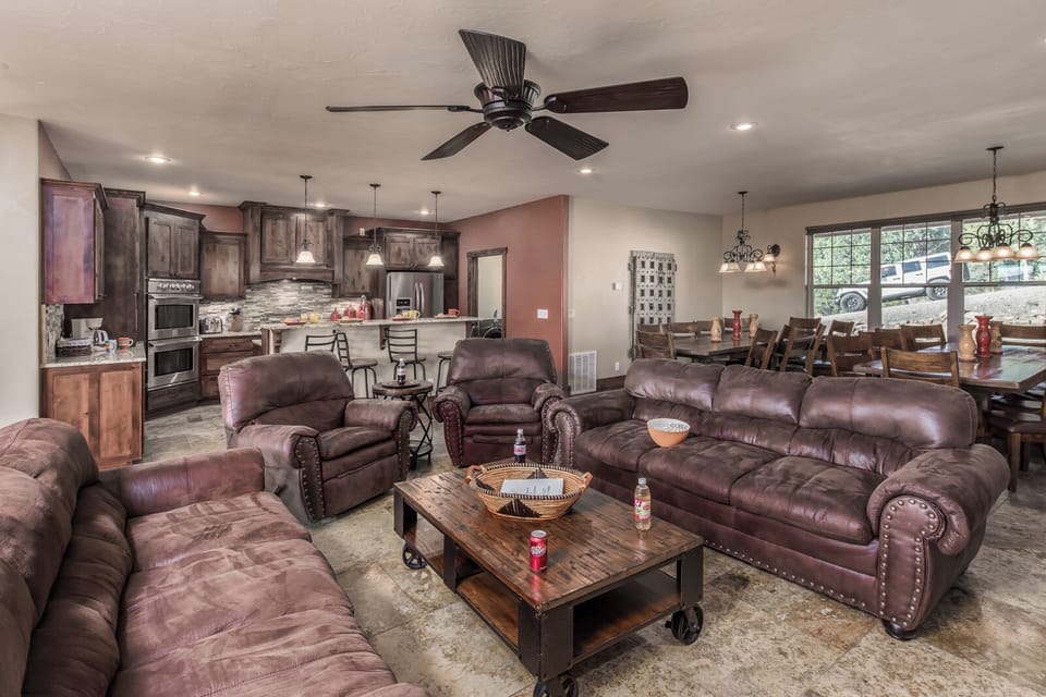 Studio (Multiple Bedrooms) | Property amenity