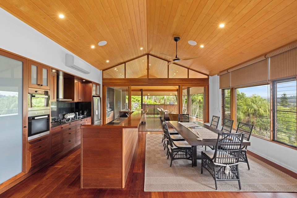Luxury House, 5 Bedrooms, Private Pool, Ocean View, 2 Golf Buggies | Private kitchen | Full-size fridge, microwave, dishwasher, cookware/dishes/utensils