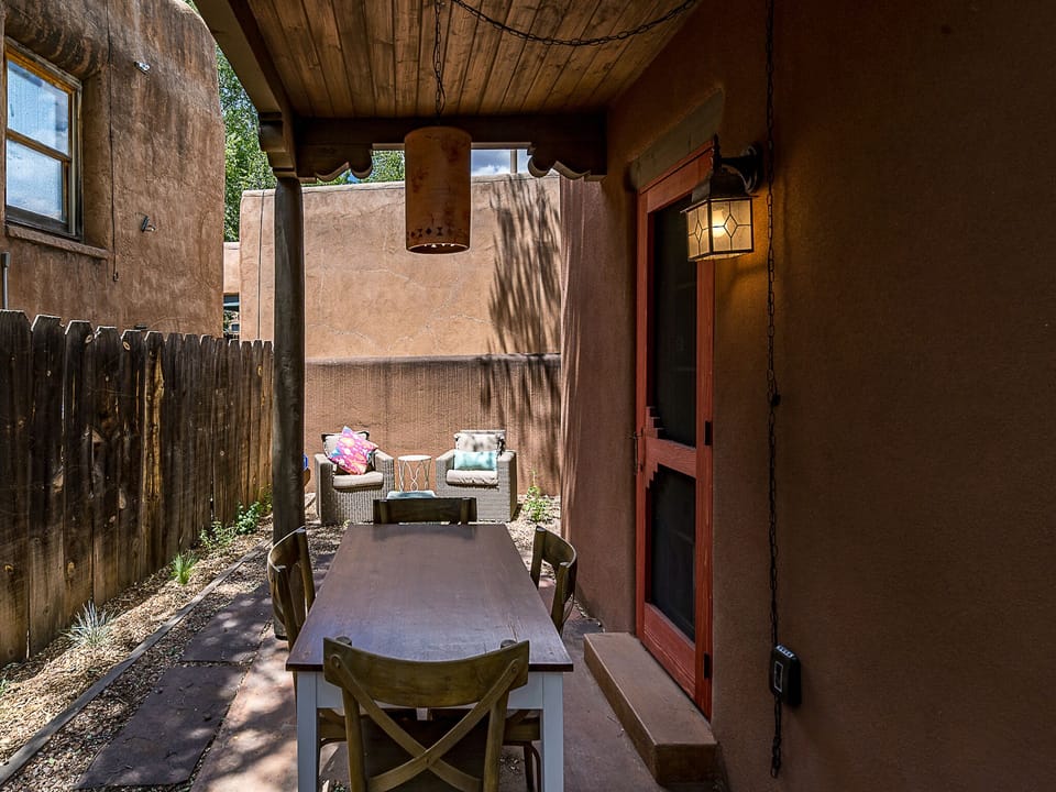 House (2 Bedrooms) | Property amenity
