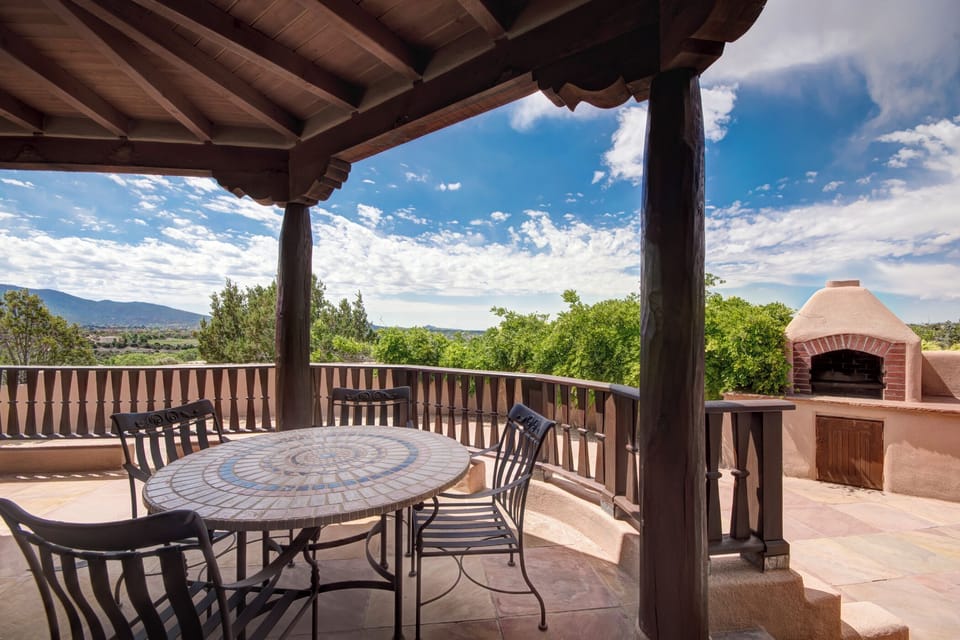 House (5 Bedrooms) | Property amenity