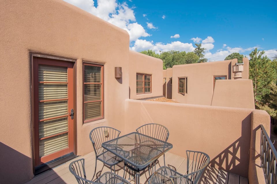 House (3 Bedrooms) | Property amenity