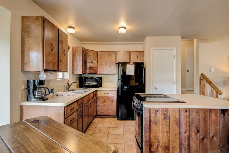 Studio (Multiple Bedrooms) | Property amenity
