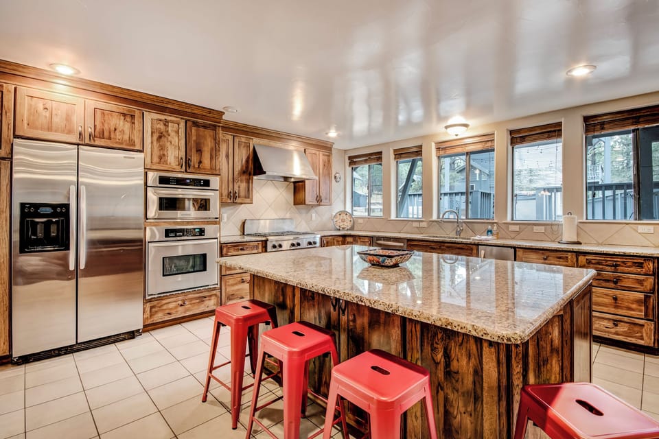 Studio (Multiple Bedrooms) | Property amenity