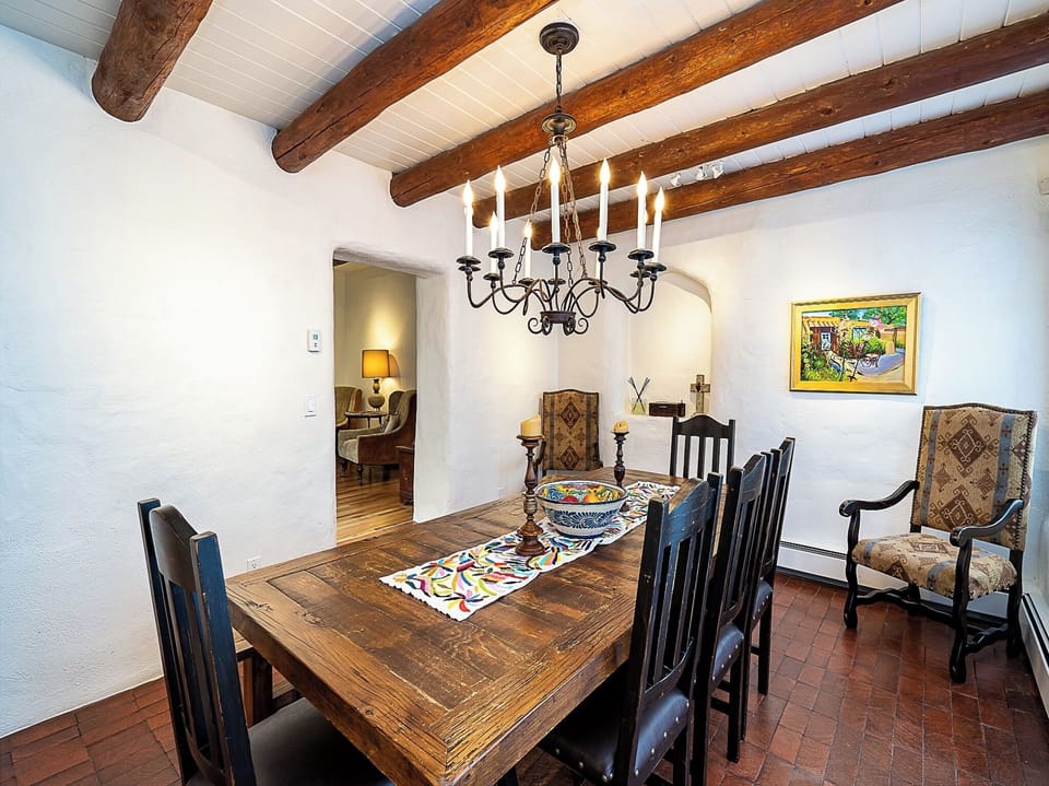 House (4 Bedrooms) | Property amenity