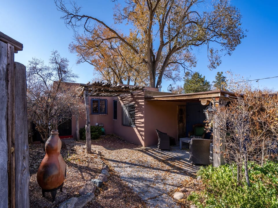 House (2 Bedrooms) | Property amenity