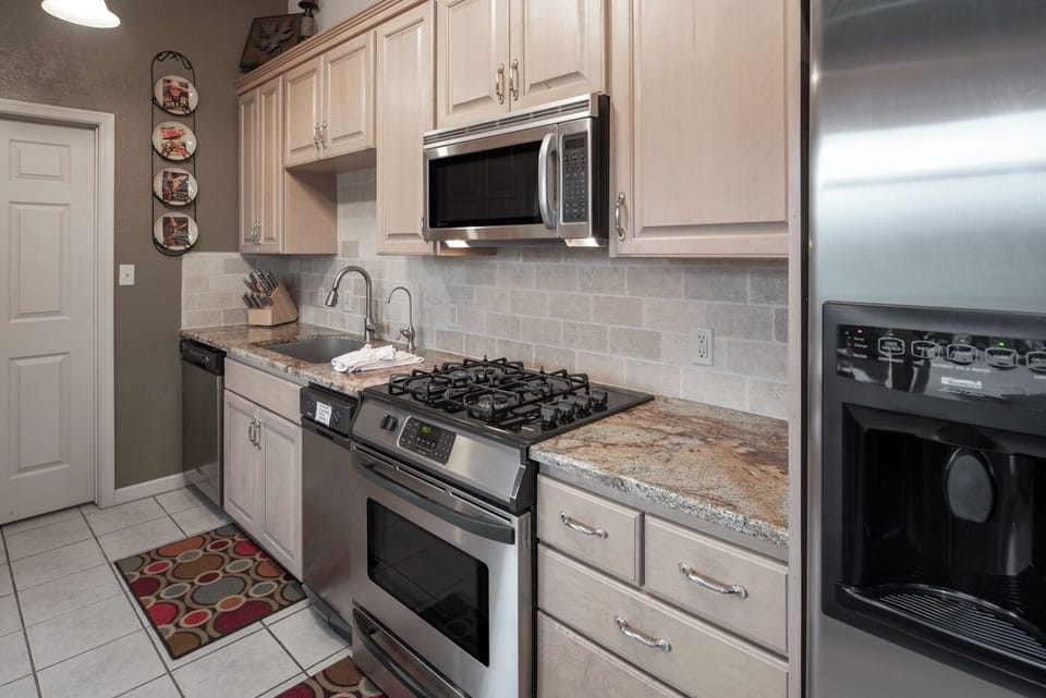 Studio (3 Bedrooms) | Property amenity