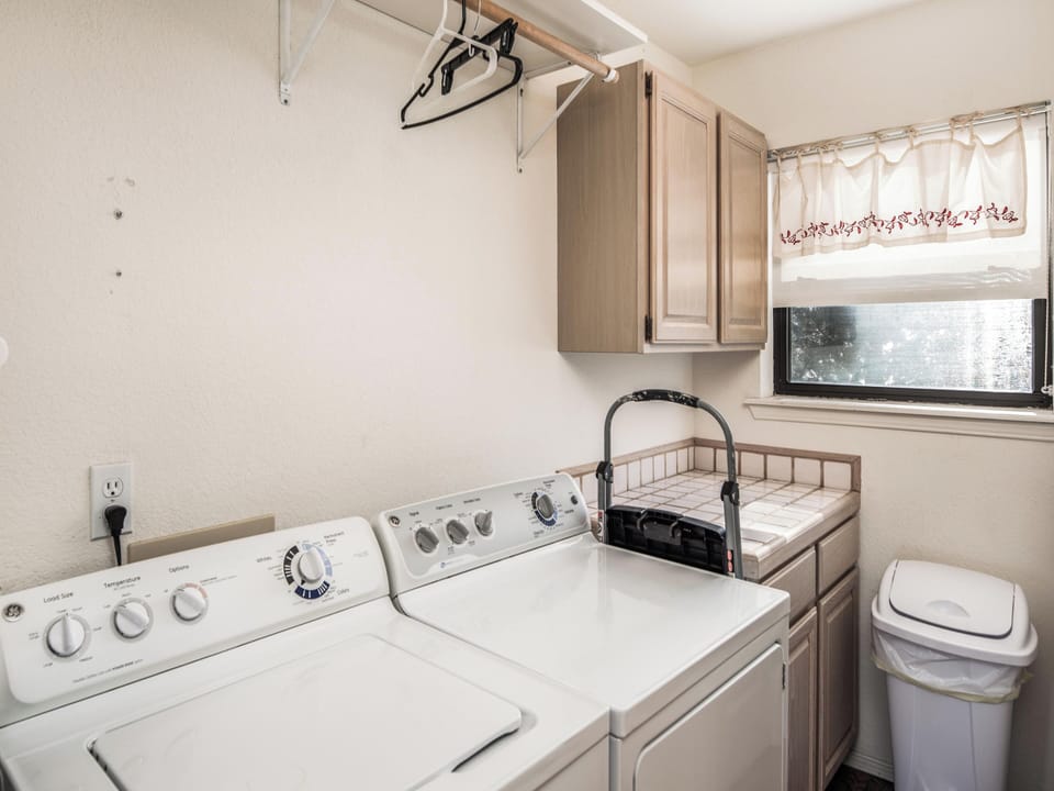 Studio (4 Bedrooms) | Property amenity