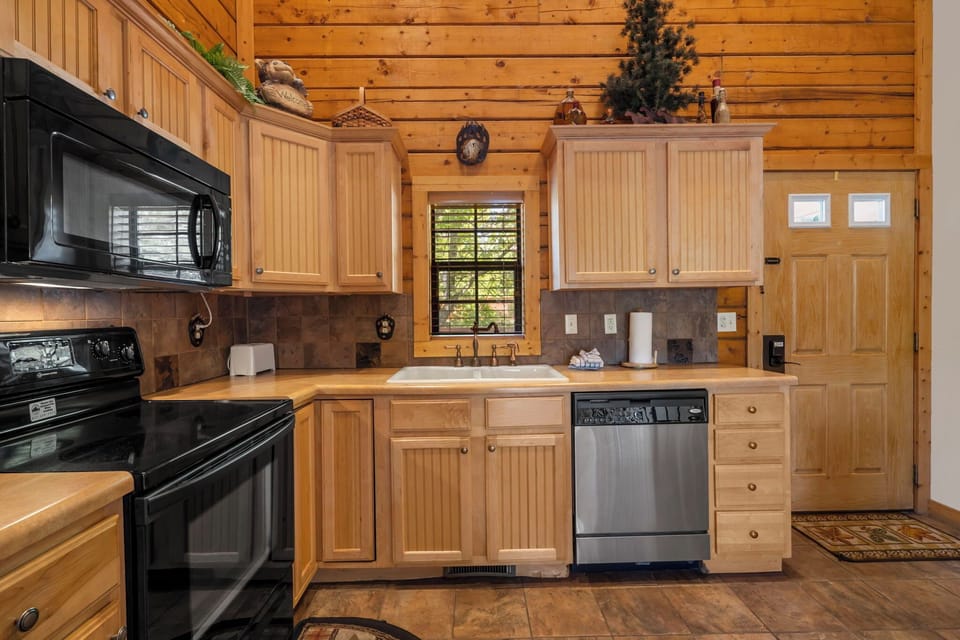 Full Kitchen with Major Appliances