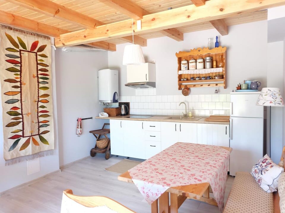 Cottage | Dining