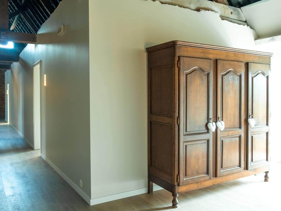 House | 5 bedrooms, individually furnished, iron/ironing board, bed sheets