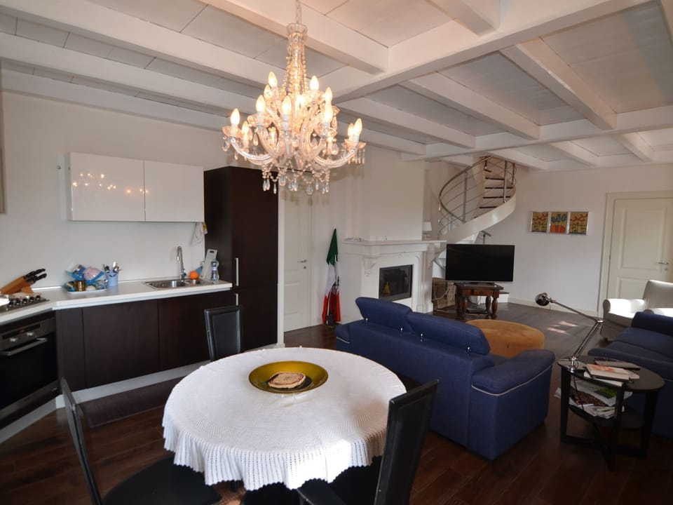 Apartment | Dining