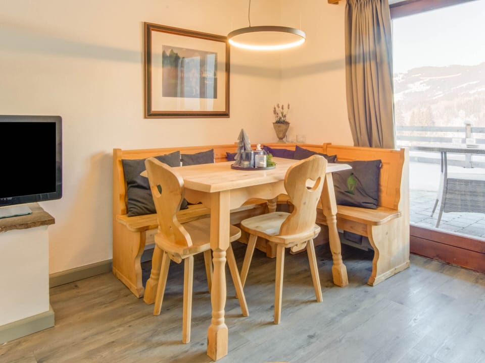 Apartment | Dining