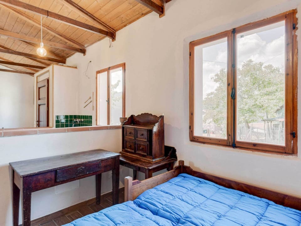 House | 1 bedroom, individually furnished, bed sheets
