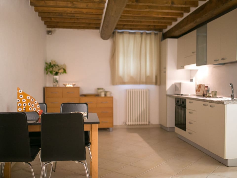 House | Private kitchen | Fridge, stovetop, highchair, cookware/dishes/utensils