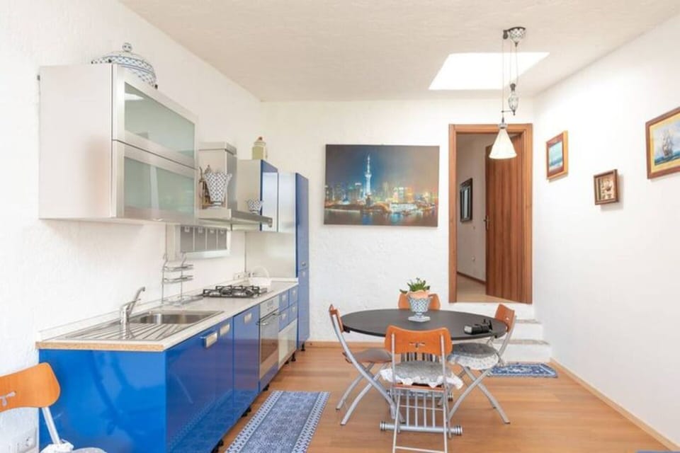House | Private kitchen | Coffee/tea maker, highchair, cookware/dishes/utensils