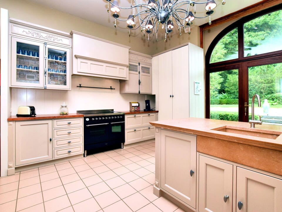House | Private kitchen | Highchair