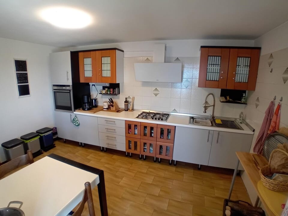 House | Private kitchen | Coffee/tea maker, stovetop