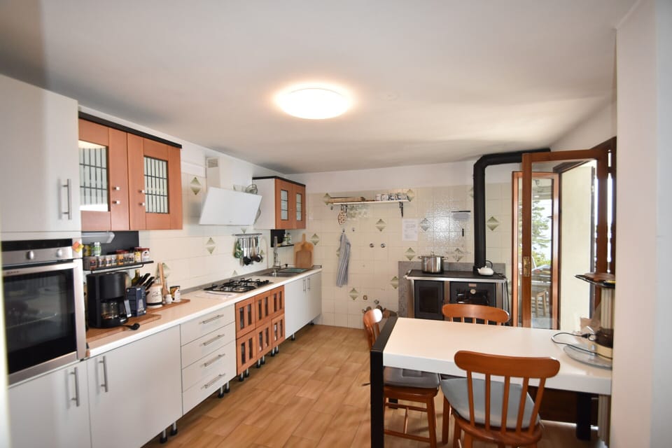 House | Private kitchen | Coffee/tea maker, stovetop