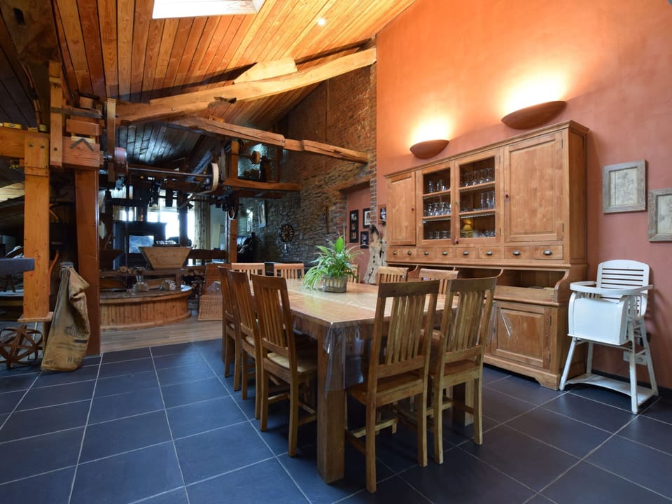 House | Dining