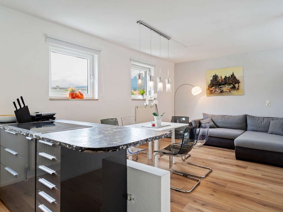 Apartment | Living room | Flat-screen TV