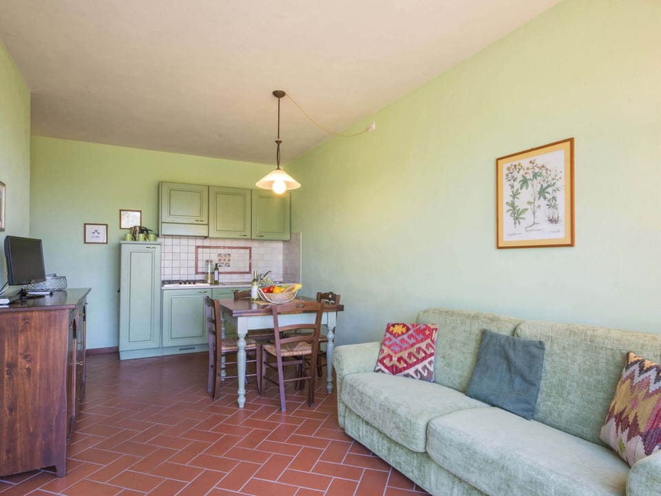 House | Private kitchen | Electric kettle, highchair
