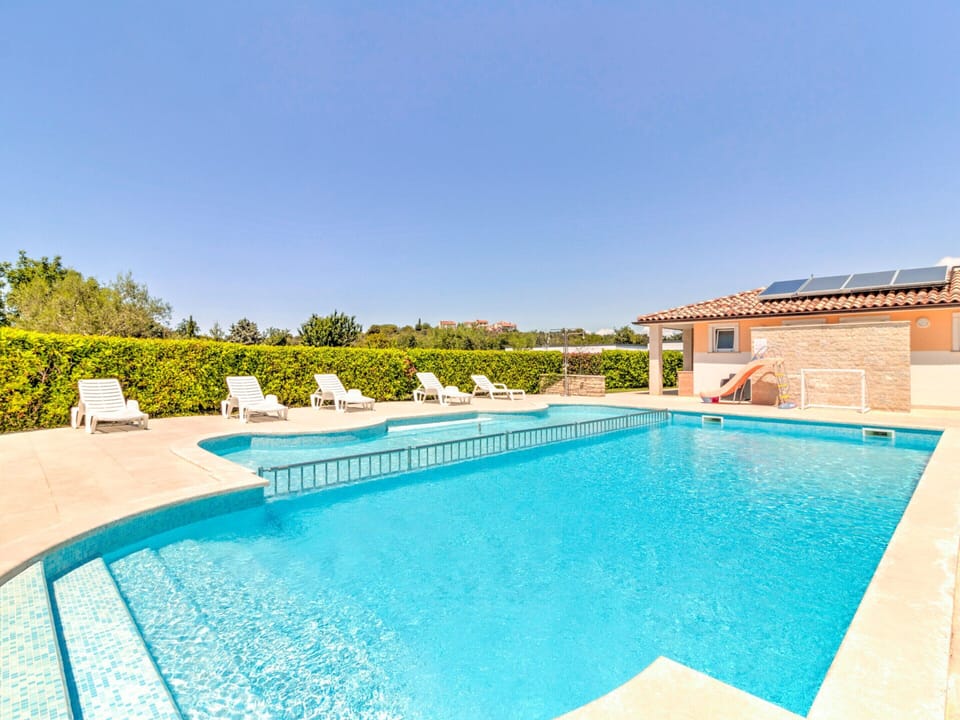 Mobile Home | Pool | Outdoor pool