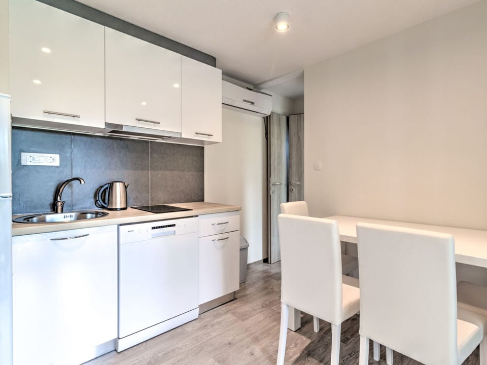 Mobile Home | Private kitchen