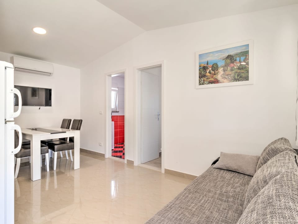 House | Dining
